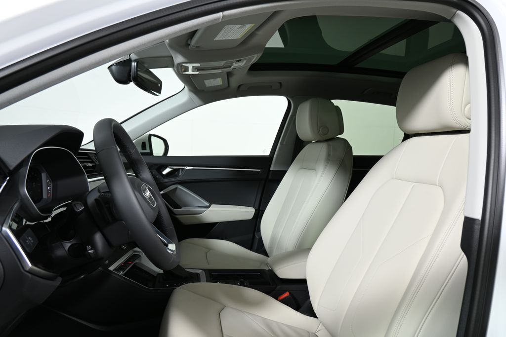 Thumbnail: 2025 Audi Q3 - 13