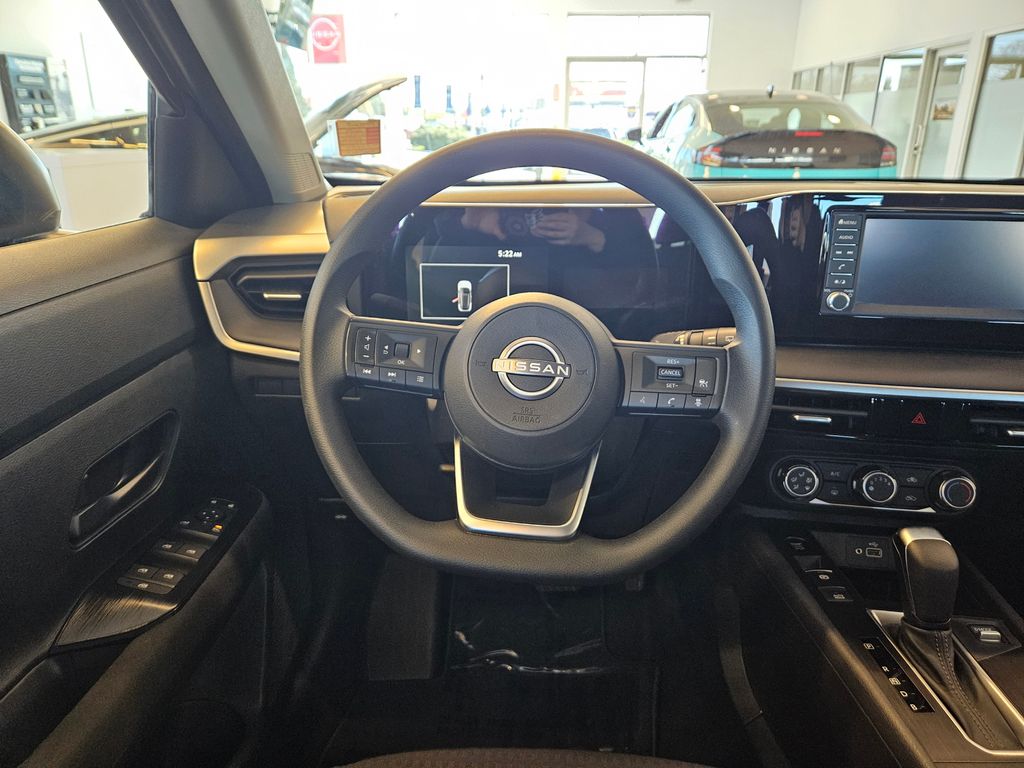 2025 Nissan Kicks S