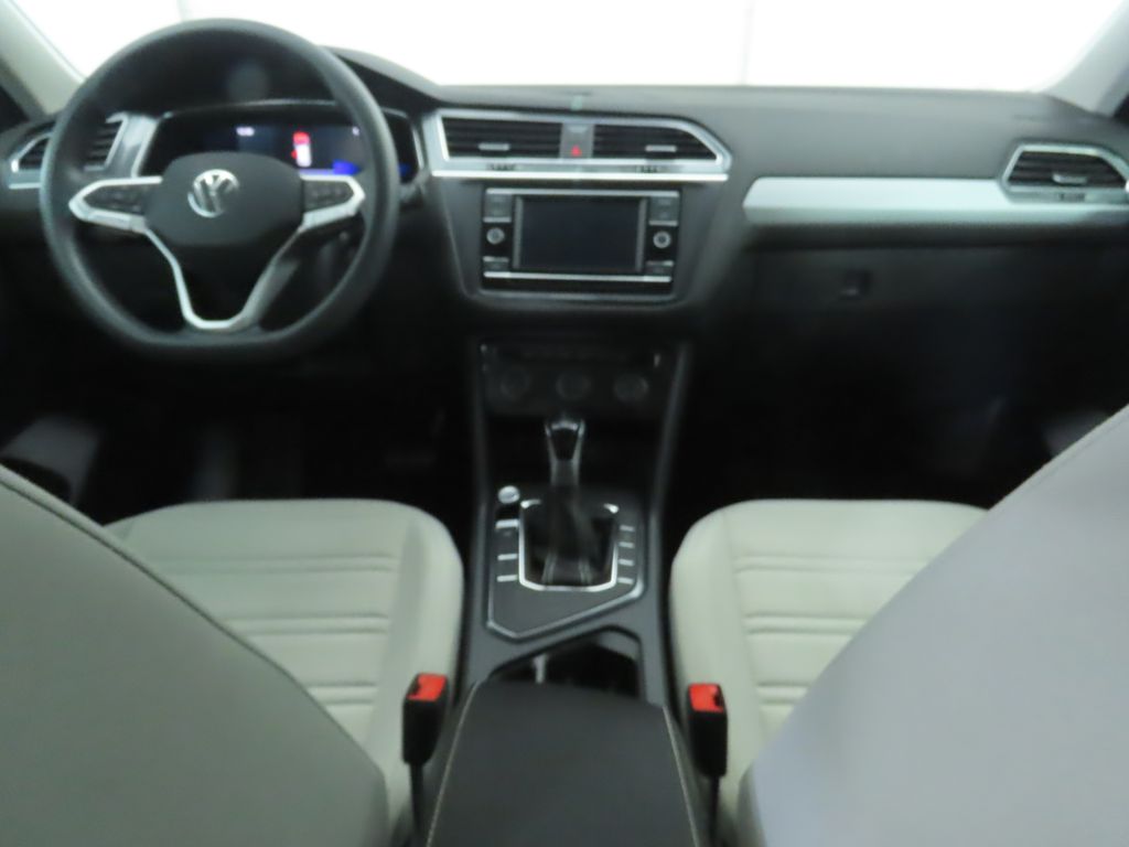 Thumbnail: 2022 Volkswagen Tiguan - 13