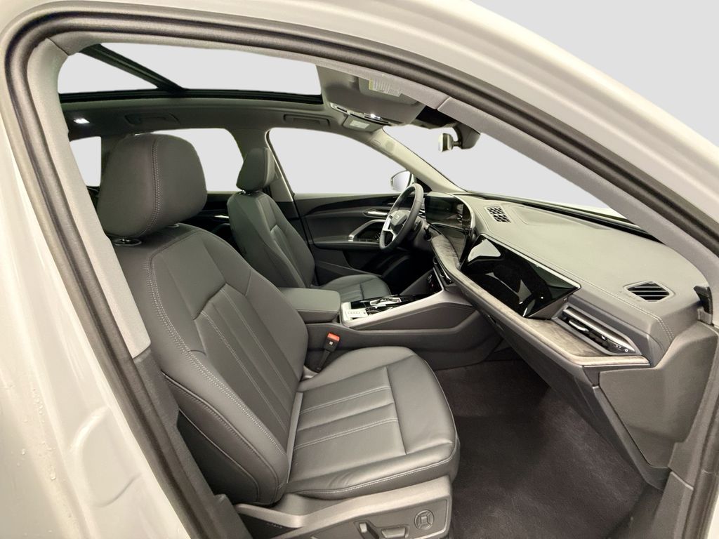 Thumbnail: 2025 Audi Q5 - 19