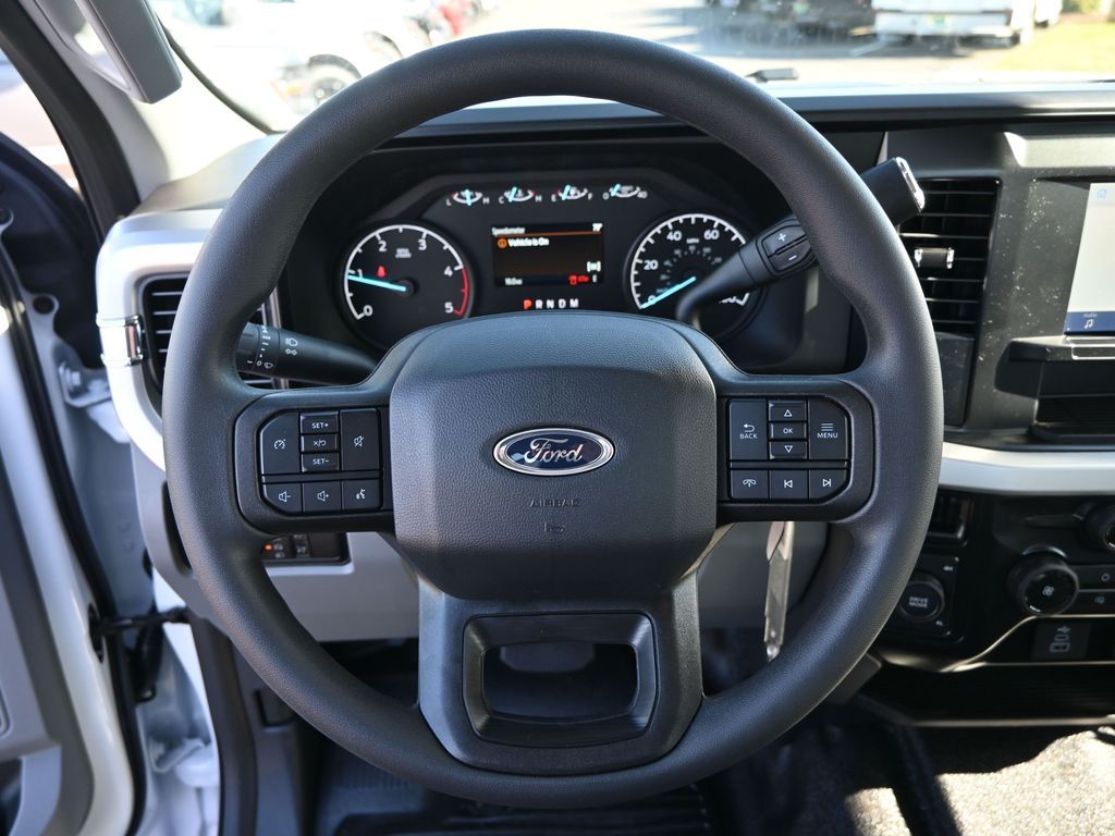 2025 Ford F-350 Super Duty XL
