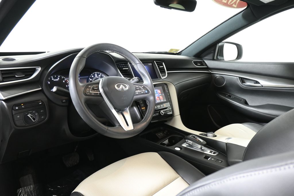 Thumbnail: 2025 INFINITI QX55 - 15