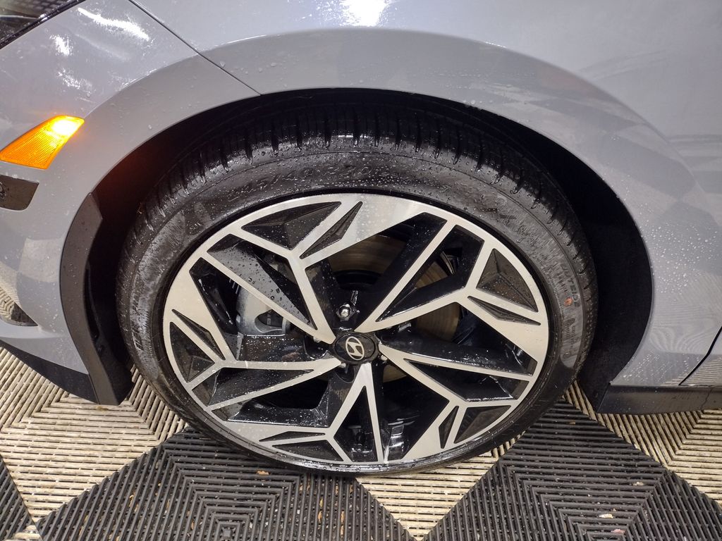 2025 Hyundai IONIQ 6 Limited