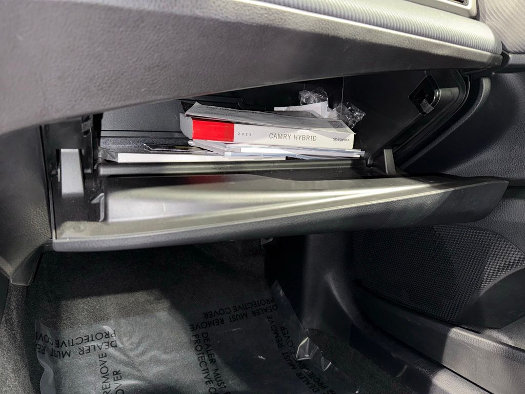 Thumbnail: 2025 Toyota Camry - 27