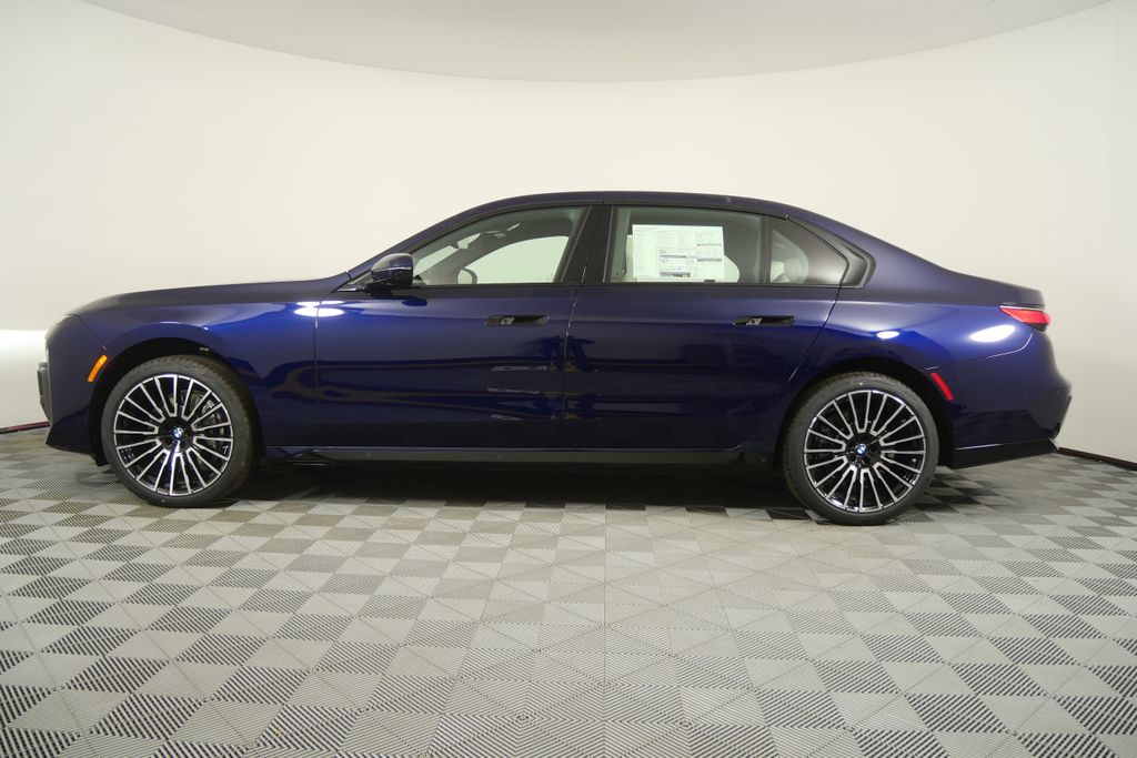 Thumbnail: 2026 BMW 7 Series - 5