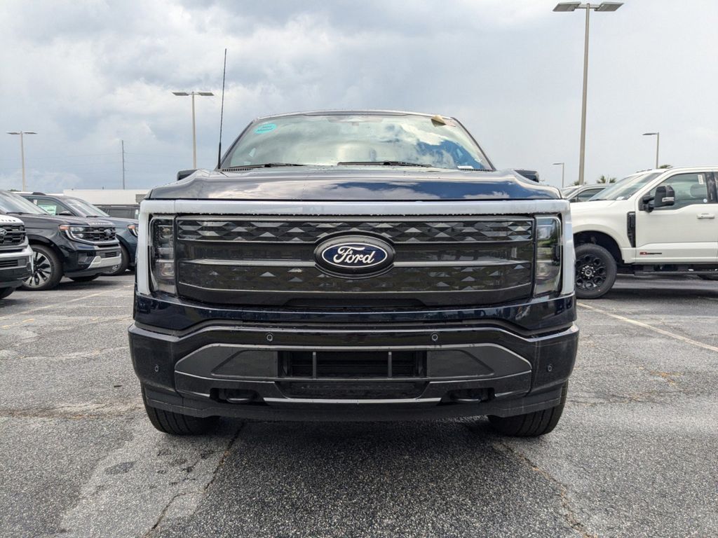 2025 Ford F-150 Lightning Platinum