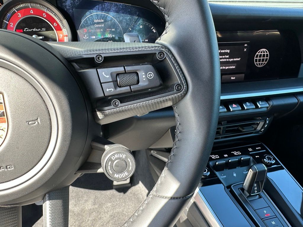 Thumbnail: 2025 Porsche 911 - 18