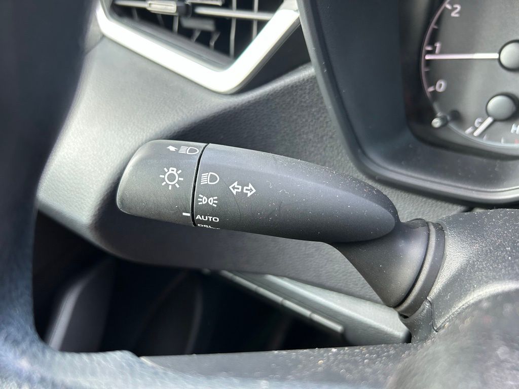 2024 Toyota Corolla LE 21