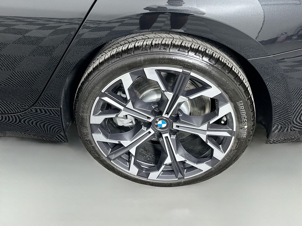 2025 BMW 3 Series 330i 23