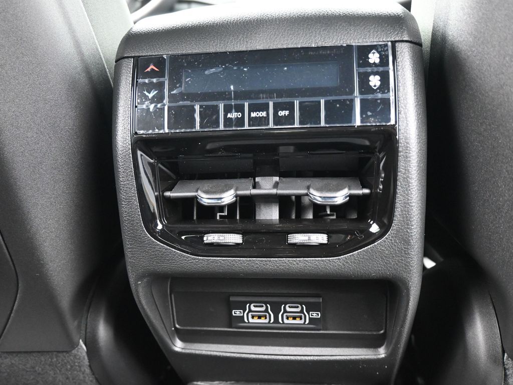 New 2026 Silver Zynith Jeep Laredo image 35