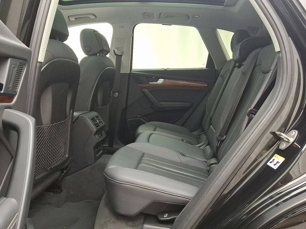 Thumbnail: 2021 Audi Q5 - 10