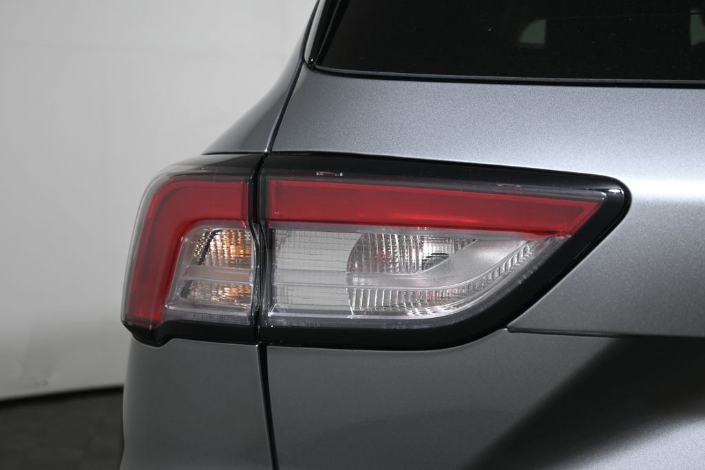 Thumbnail: 2022 Ford Escape - 12