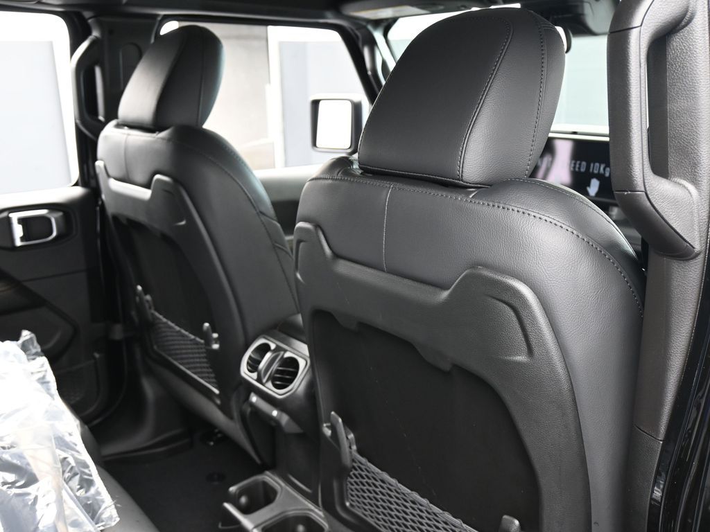 Used 2025 Black Clearcoat Jeep High Tide image 41