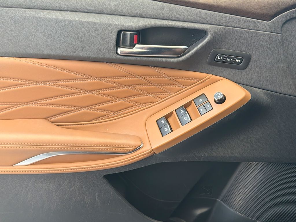 Thumbnail: 2022 Toyota Avalon - 29
