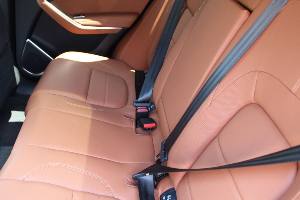 2026 Jaguar F-Pace R-Dynamic S - Photo 4