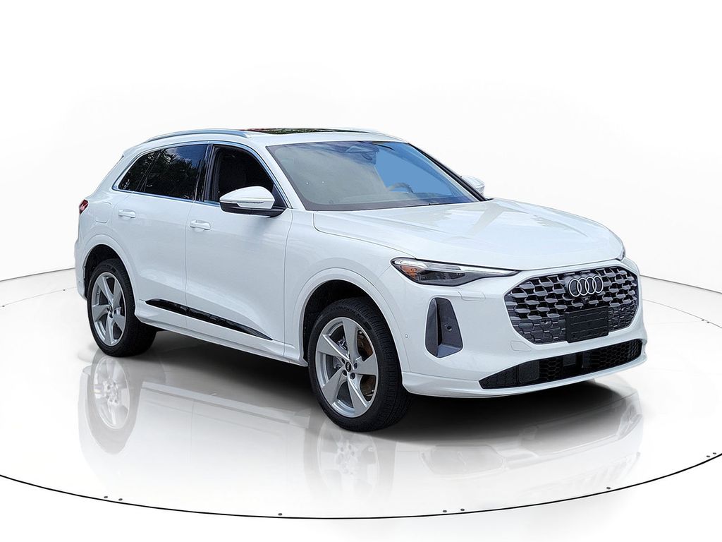 2026 Audi Q5 Premium Plus quattro's photo