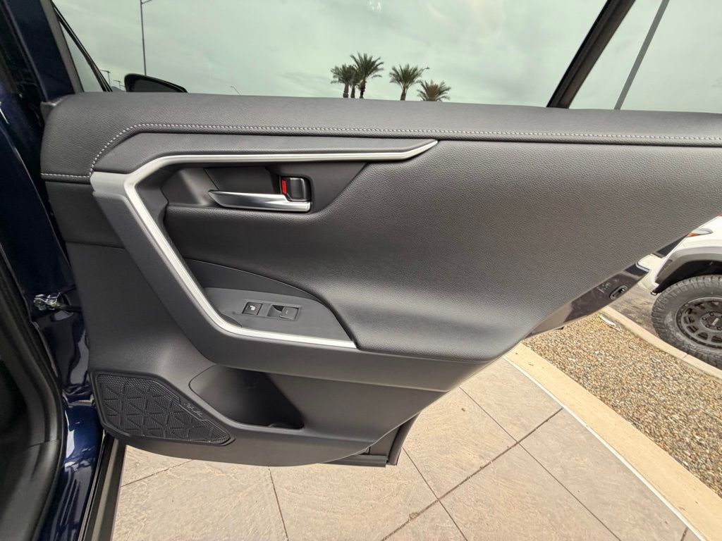 Thumbnail: 2025 Toyota RAV4 - 26