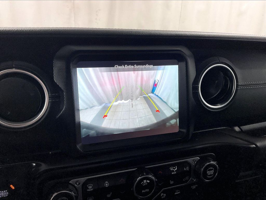 2023 Jeep Wrangler — photo 19