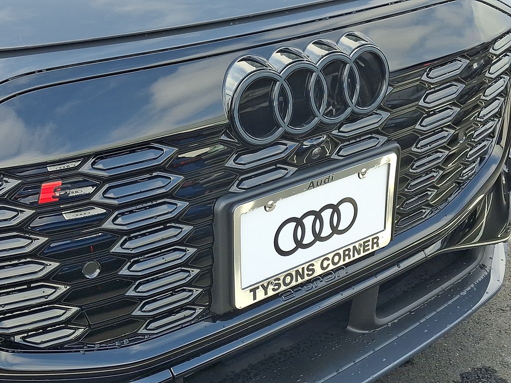 Thumbnail: 2027 Audi SQ6 e-tron - 3