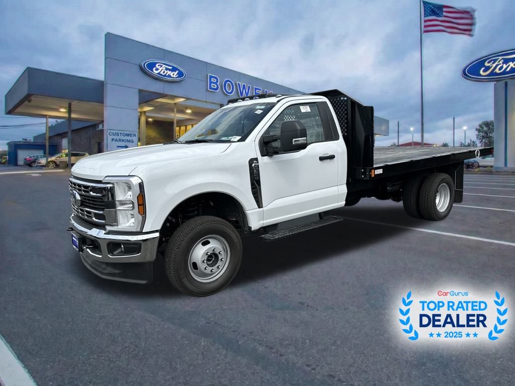 Oxford White 2025 Ford F-350 Super Duty Chassis  Four-Wheel Drive Automatic