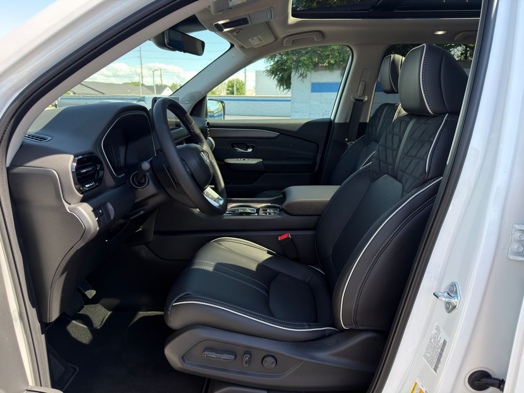 Thumbnail: 2026 Honda Pilot - 17
