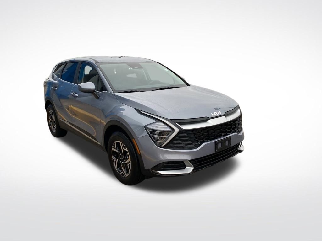 Used 2025 Silver Kia LX image 3