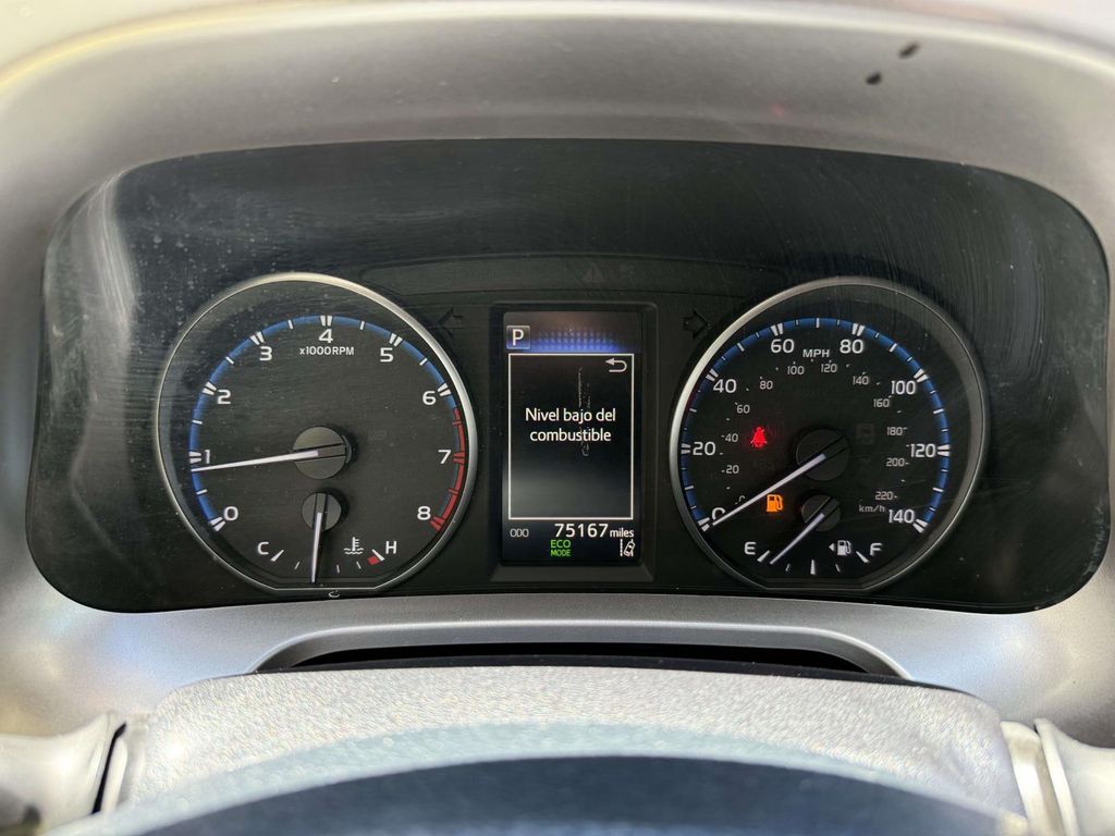2018 Toyota RAV4 LE - Photo 24