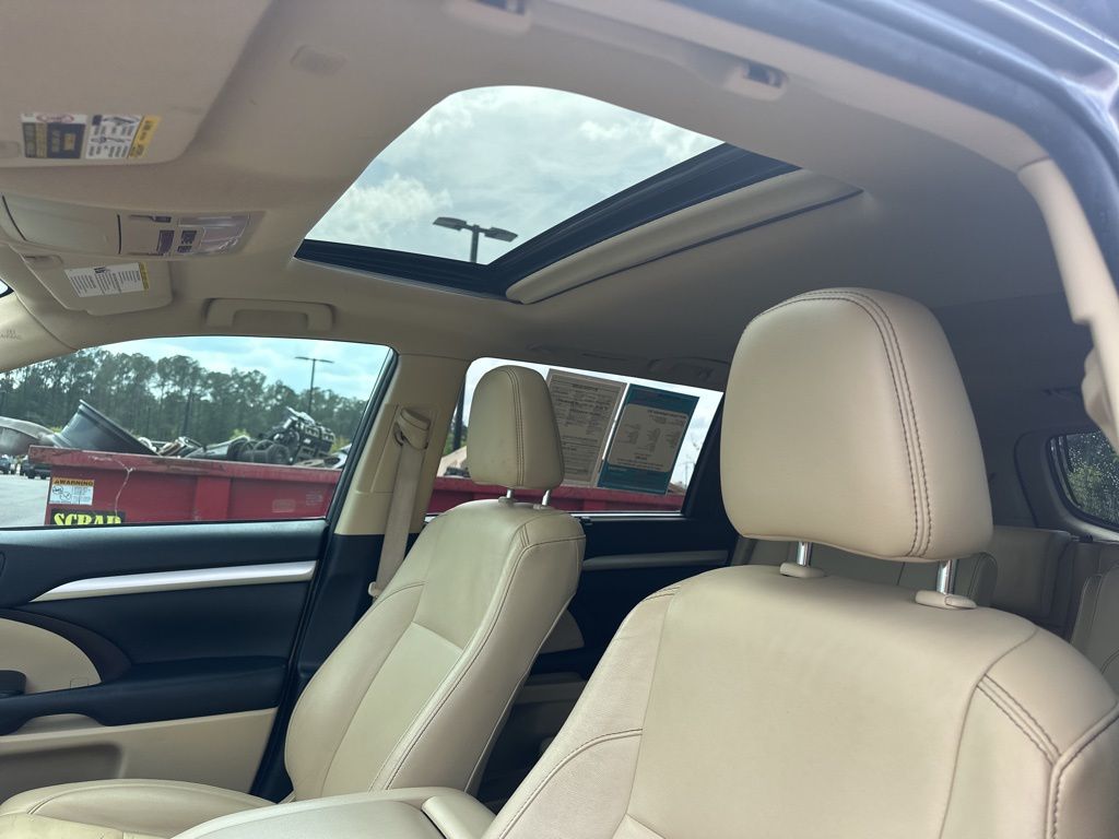 2019 Predawn Gray Mica Toyota Highlander XLE FWD SUV