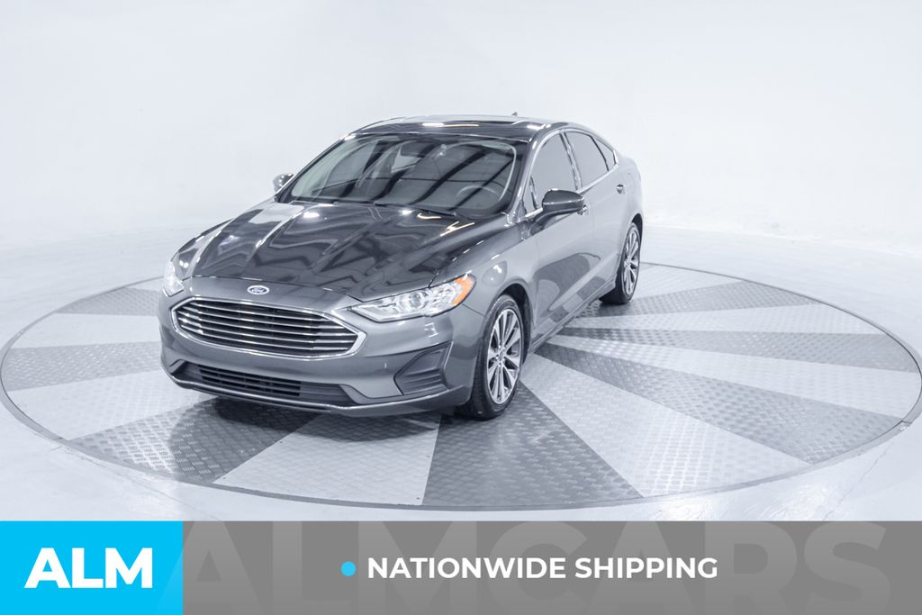 2020 Ford Fusion SE photo 2