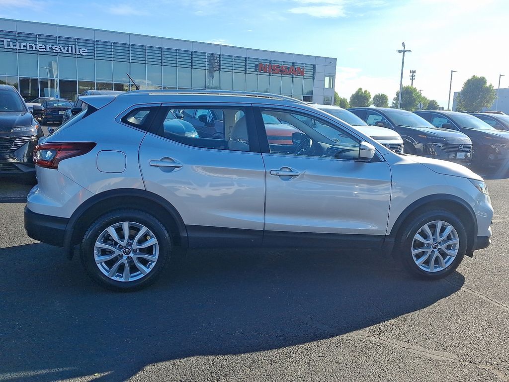 2022 Nissan Rogue Sport SV 7