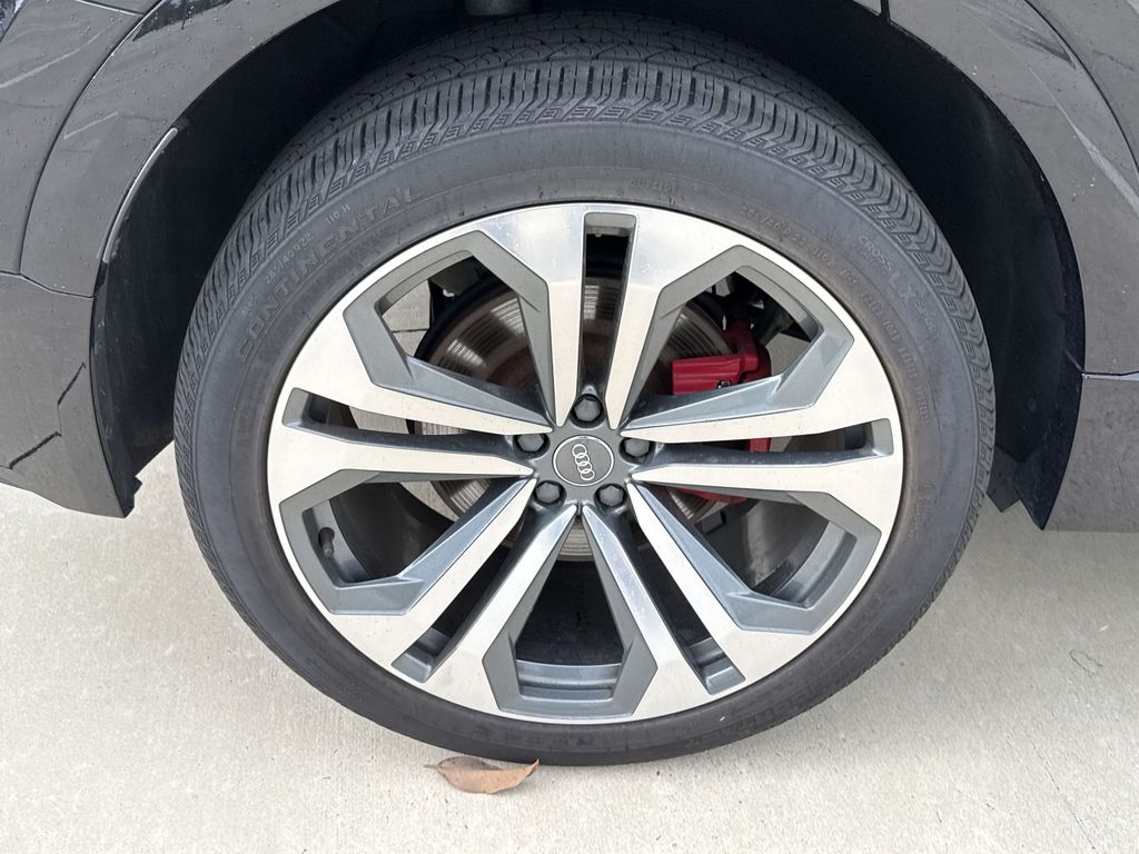 Thumbnail: 2019 Audi Q8 - 31