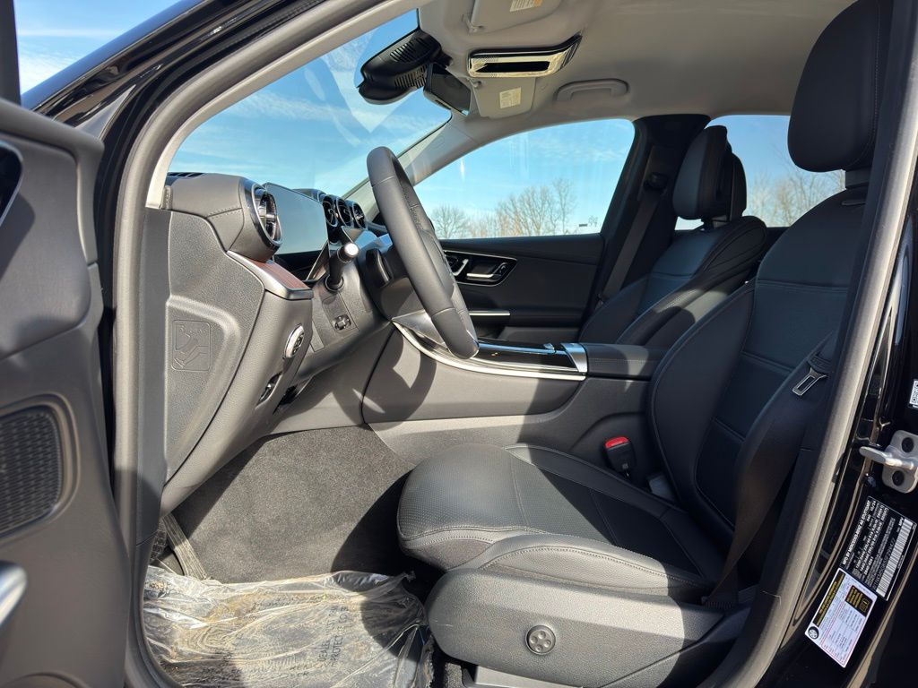 2025 Mercedes-Benz GLC GLC 350e photo