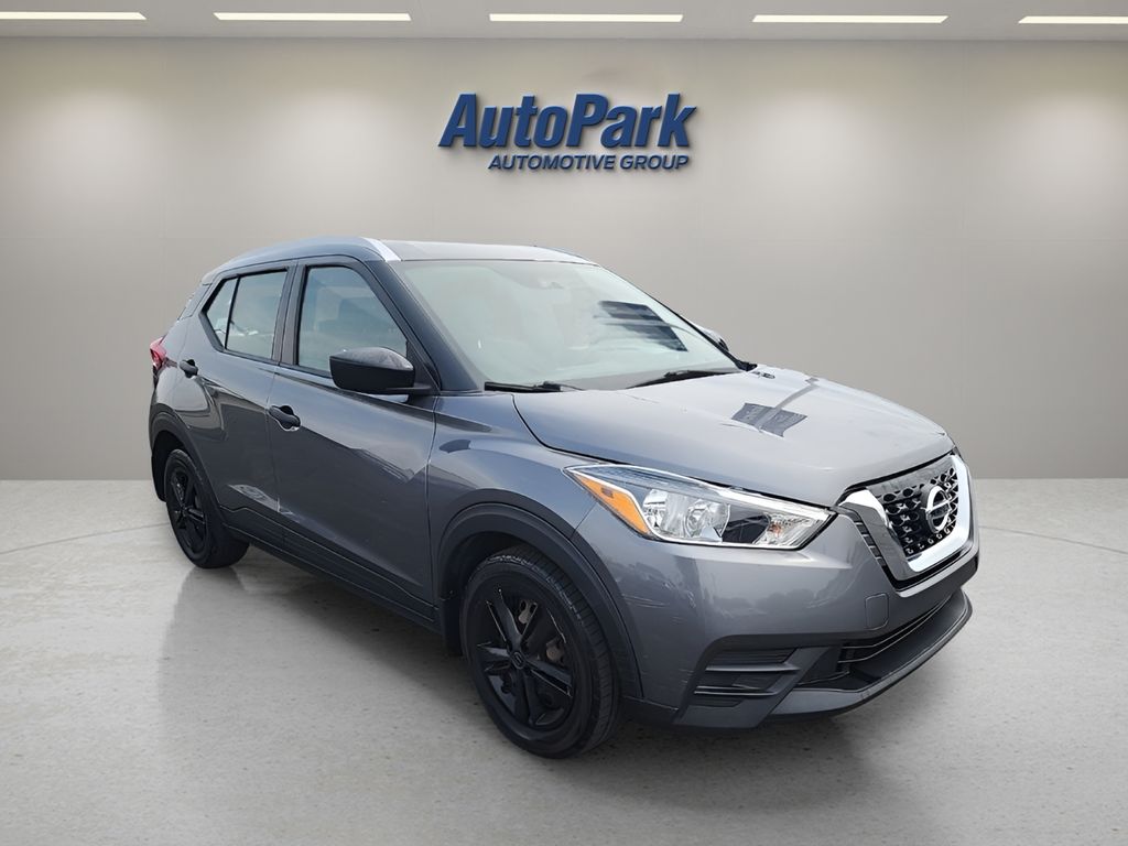 Gray (Gun Metallic) 2019 Nissan Kicks S FWD SUV / Crossover Front-Wheel Drive Continuously Variable Transmission