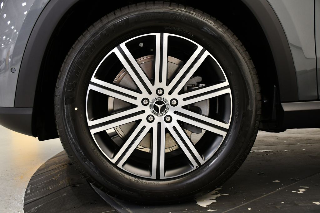 Thumbnail: 2026 Mercedes-Benz GLE - 13