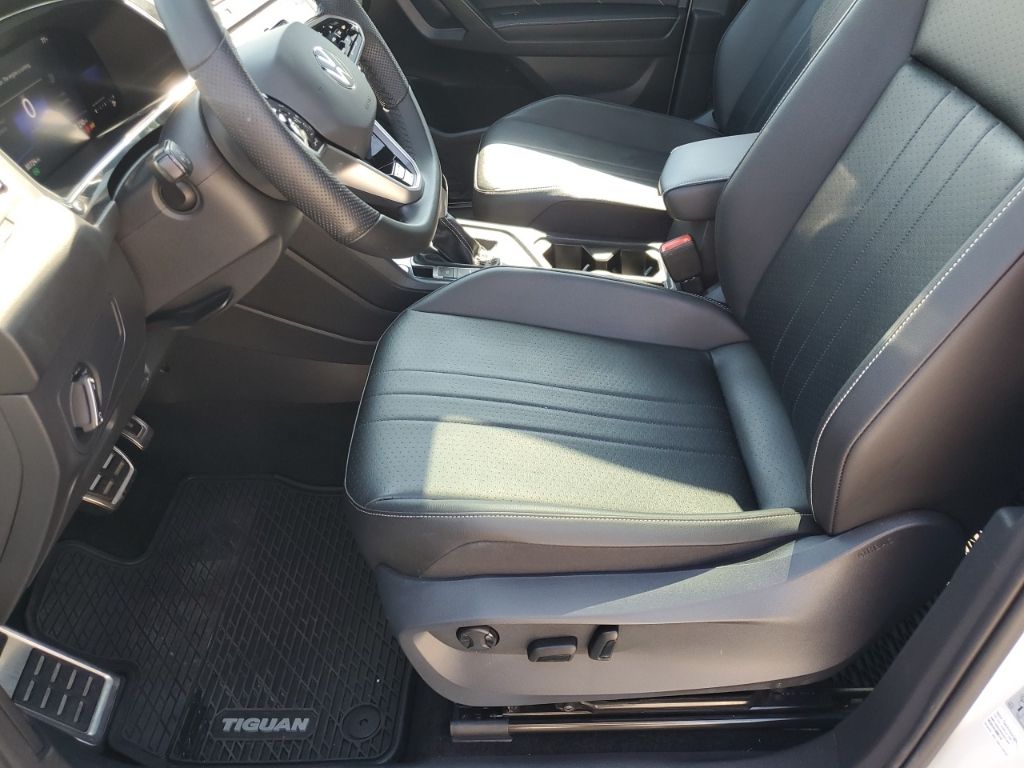 Used Car 2022 Volkswagen Tiguan  2.0t Se R-line Black For Sale Under $25,000 In Austin, Texas