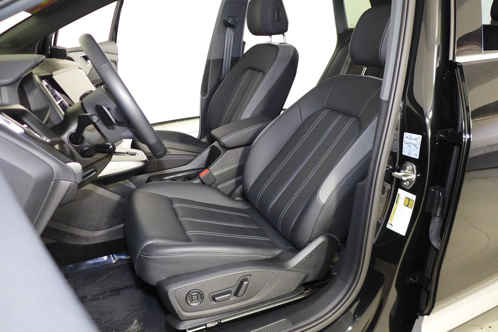 Thumbnail: 2023 Audi Q4 e-tron - 22