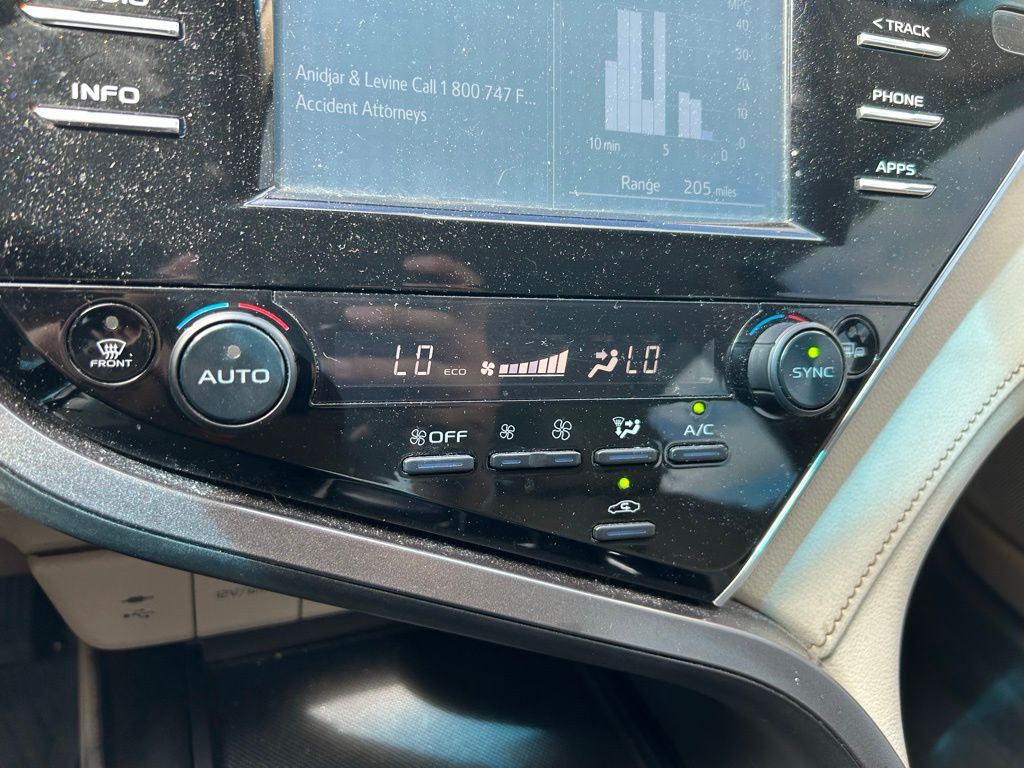 Thumbnail: 2018 Toyota Camry - 26