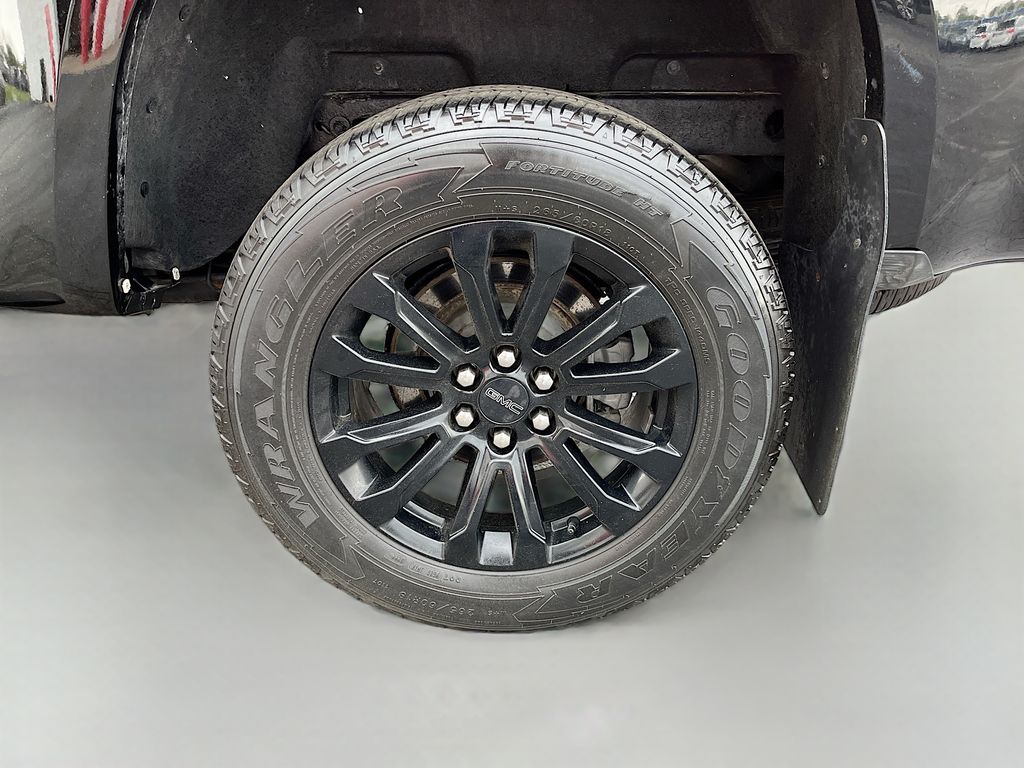 Used 2022 Black GMC Elevation image 29