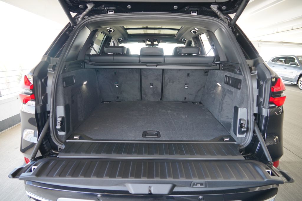 Thumbnail: 2026 BMW X5 - 27