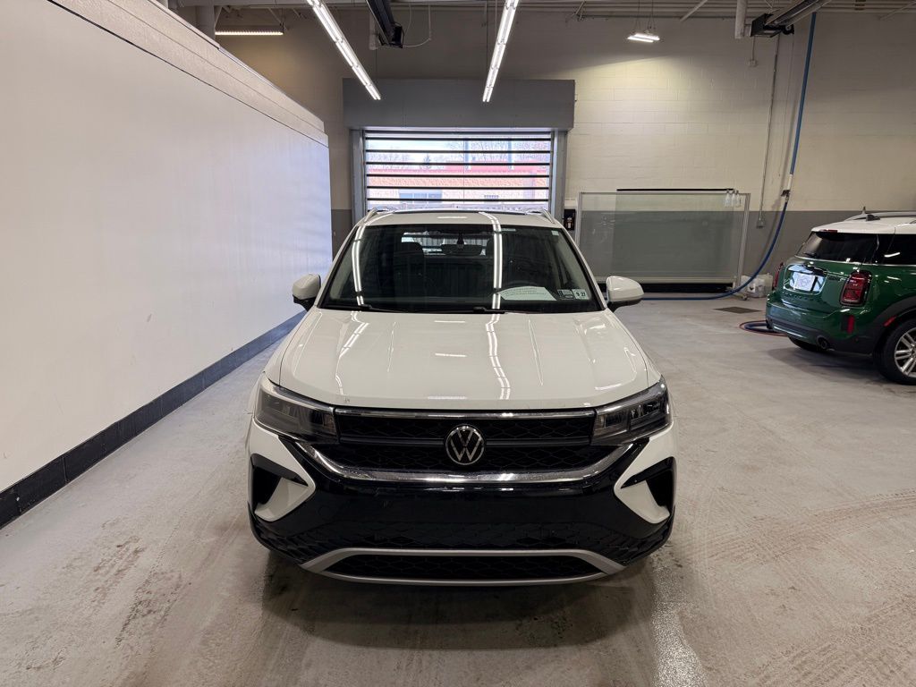 Thumbnail: 2022 Volkswagen Taos - 8