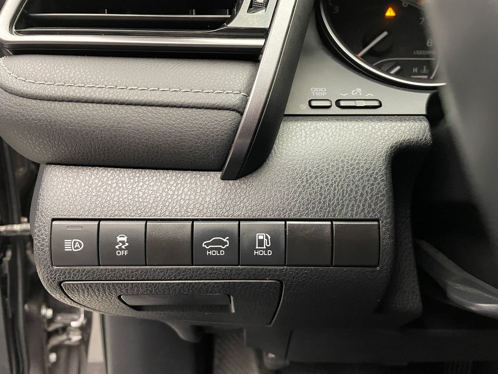 2023 Toyota Camry SE 20