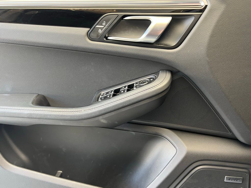 Thumbnail: 2023 Porsche Macan - 19