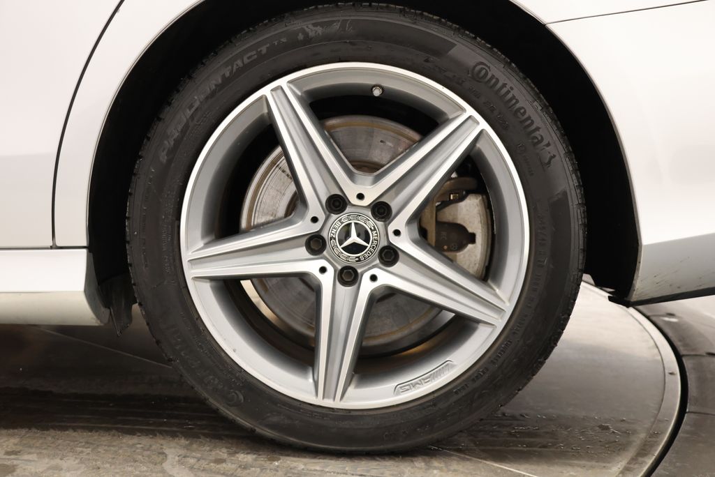 Thumbnail: 2019 Mercedes-Benz E-Class - 12