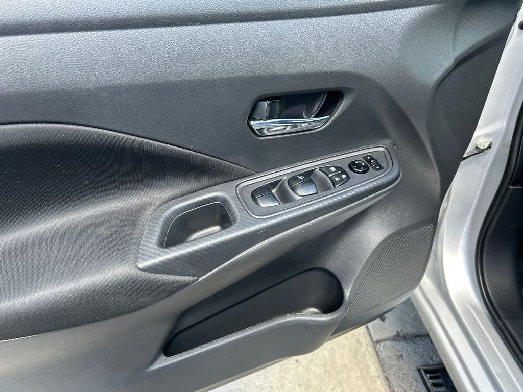 2021 Nissan Versa 1.6 SV 11