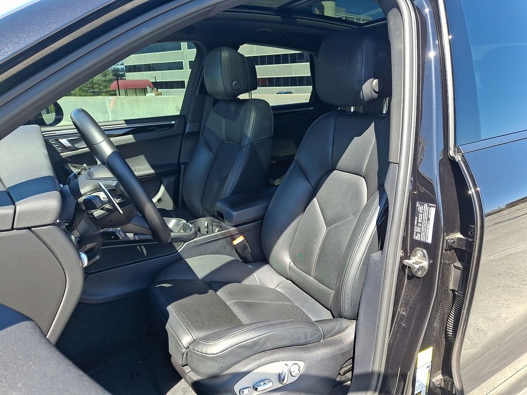 Thumbnail: 2024 Porsche Macan - 5