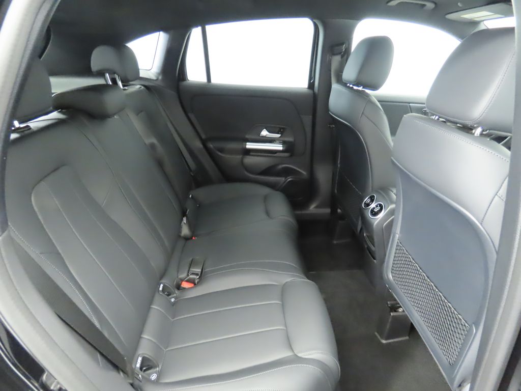 Thumbnail: 2025 Mercedes-Benz GLA - 23