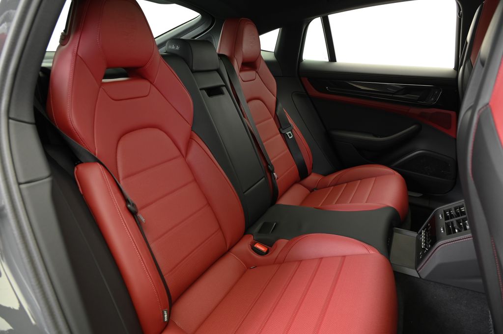 Thumbnail: 2025 Porsche Panamera - 24
