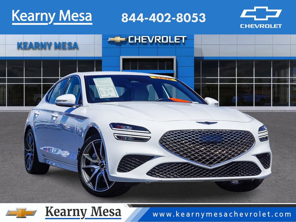 2025 Genesis G70 2.5T Standard RWD Blanco Sedán Tracción trasera 8 velocidades Automática