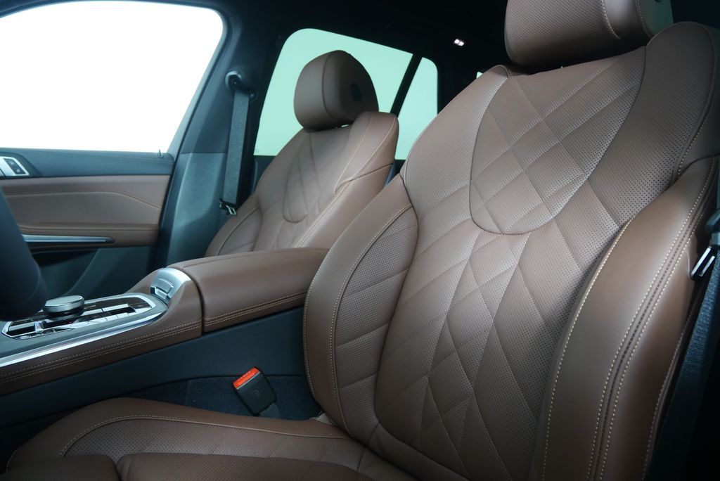 Thumbnail: 2026 BMW X5 - 11