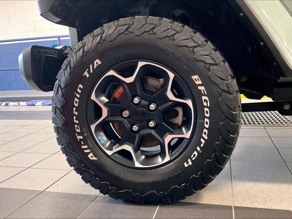 2023 Jeep Wrangler — photo 7